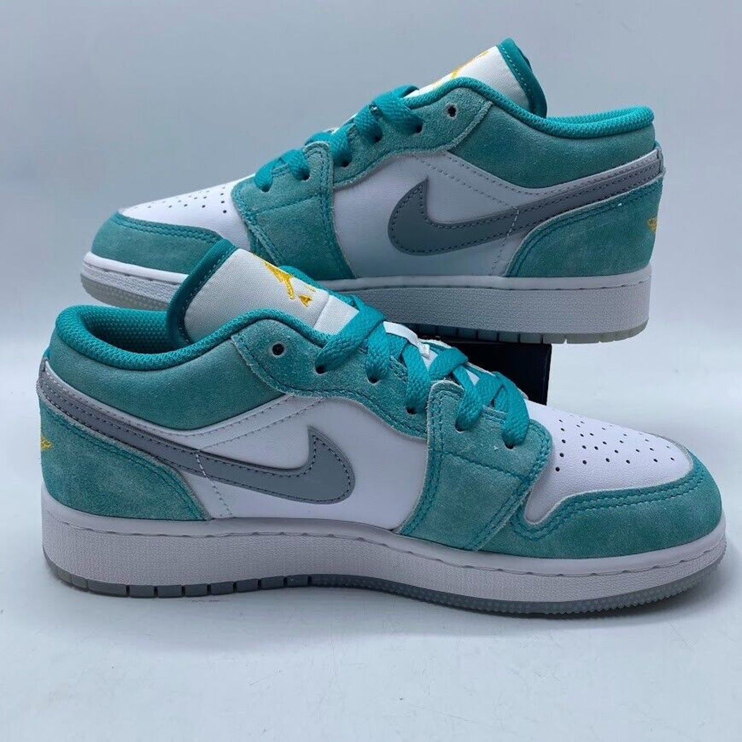 Nike Air Jordan 1 Low SE (GS) New Emerald DO8244-301 NEW