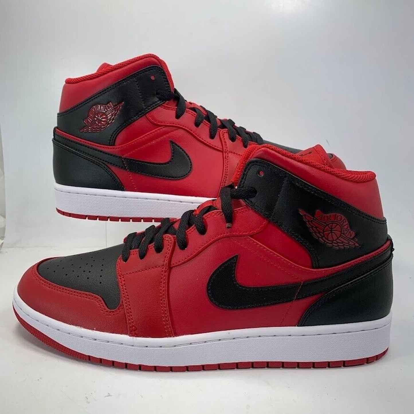 Nike Air Jordan 1 Mid Reverse Bred Black Red 554724-660 NEW